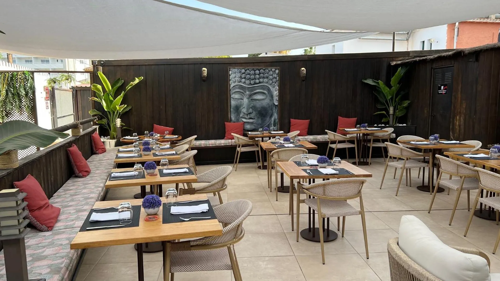 טורמולינוס Hotel Zen Airport